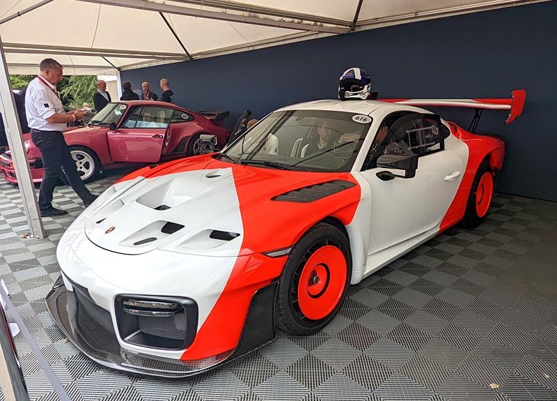Porsche 935 by Lanzante review, specs, stats, comparison, rivals